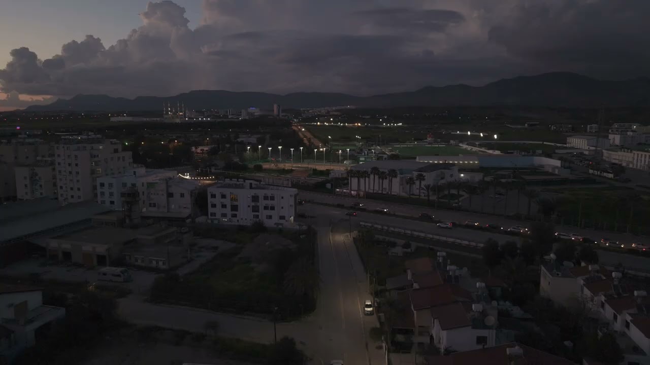 Kuzey Kıbrıs'mızın üstüne gece çökerken...