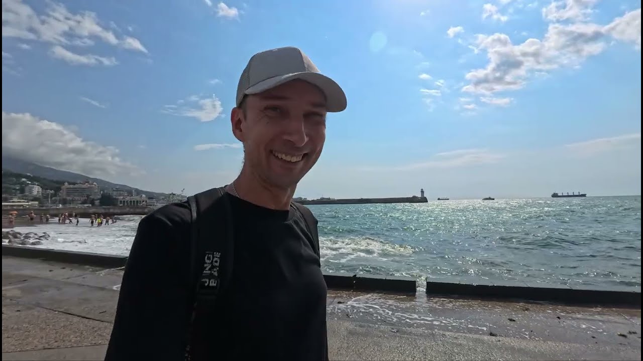 Вещевой рынок Ялта 🔴 Памятник Михаилу Пуговкину и А.С. Пушкину