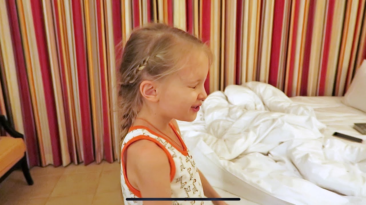 ВЛОГ 🇹🇭Маше ВСЕ НЕ НРАВИТСЯ! Почему Тайланд? Почему чартером? 14.02.19