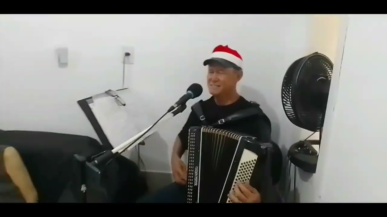 Tio Chico Barros levando alegria aos lar de idosos música não sou convencido