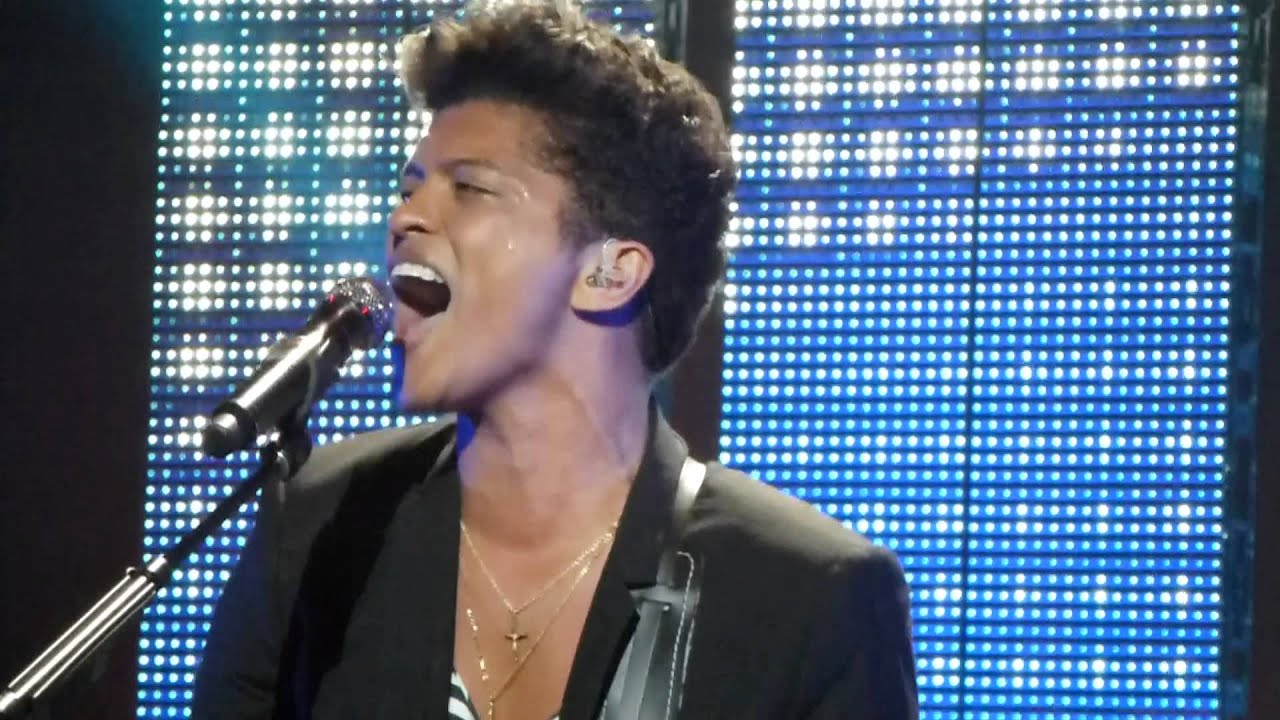 BRUNO MARS, On Top Of The World... Brixton 23/10/11 (LIVE HD)