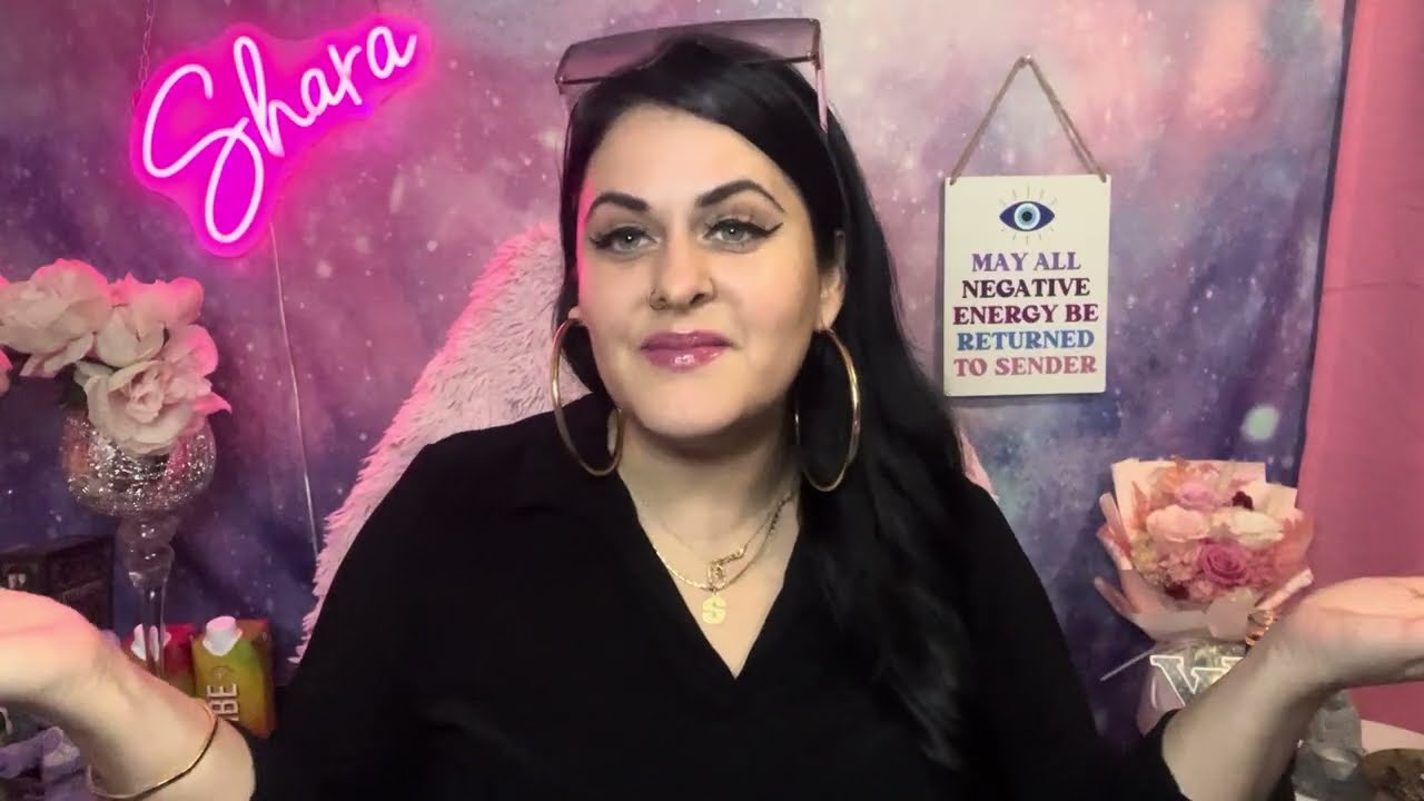 СТРЕЛЕЦ♐️БОНУС КТО ЭТО ￼ШПИОНИРУЕТ ЗА ТОБОЙ??👀￼ Гадание на картах Таро Стрельца ￼