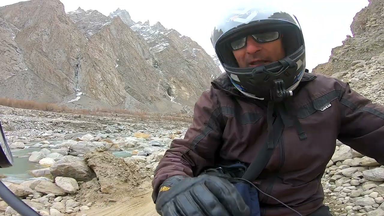 #11 En Moto por Pakistán: ¡Tormenta de Nieve nos Obliga a Dar Marcha Atrás!💥