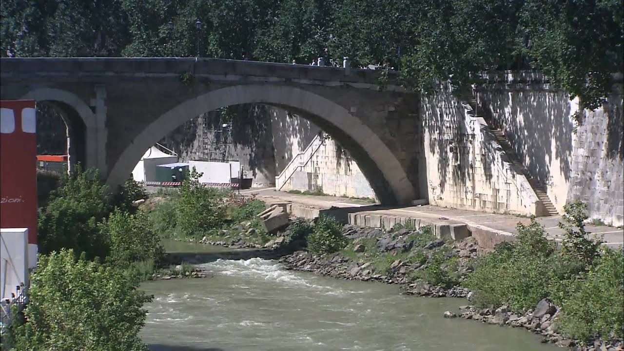 HD 1080 - Italy - Rome - A walk to Tiber Island in Rome