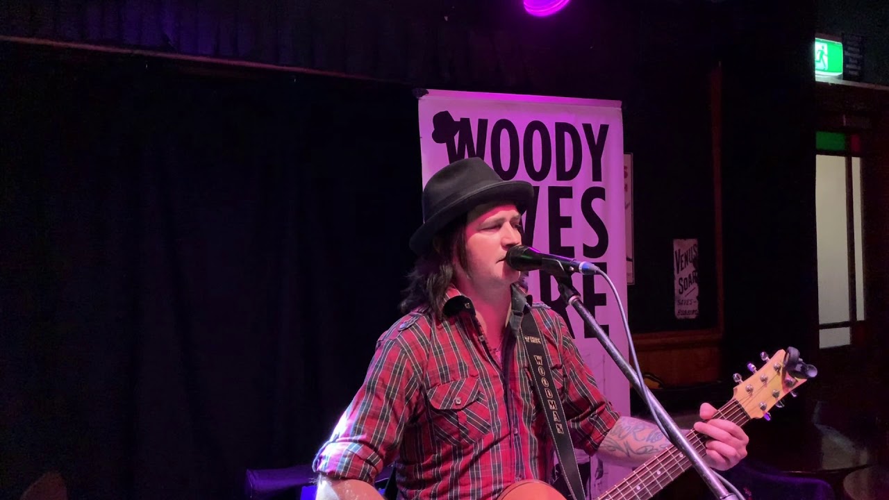 Sad Song by The Screaming Jets - Performed by Woody Lives Here