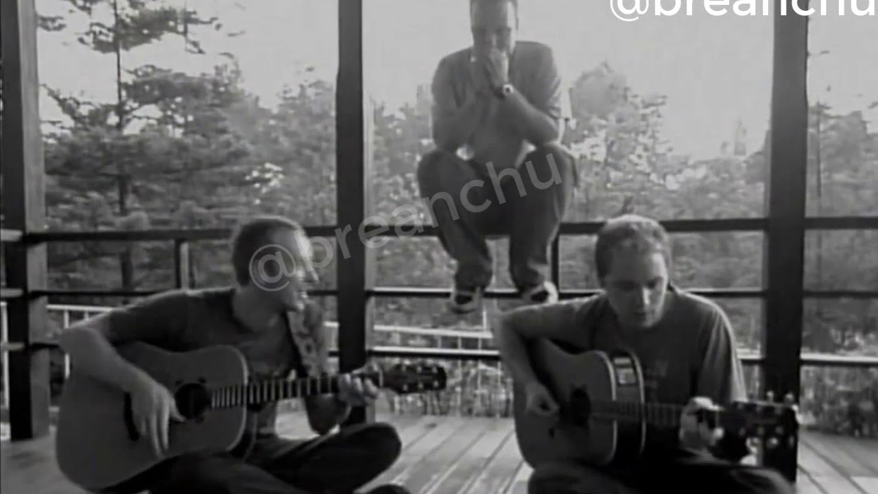 Coldplay - Don't Panic [Acoustic in the back of a hotel]  [RARE]