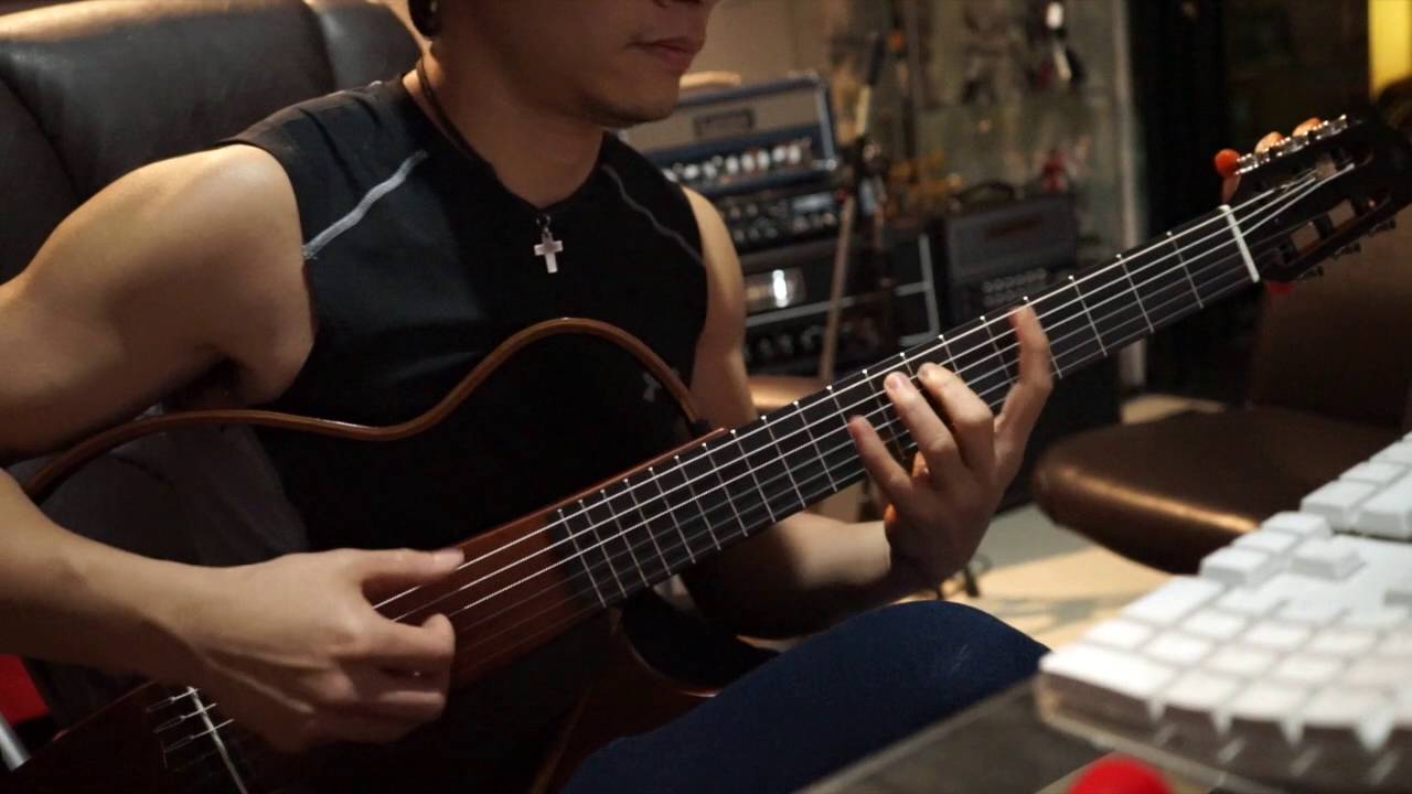 Back to practicing with Nylon strings .... all fx come from Line Helix