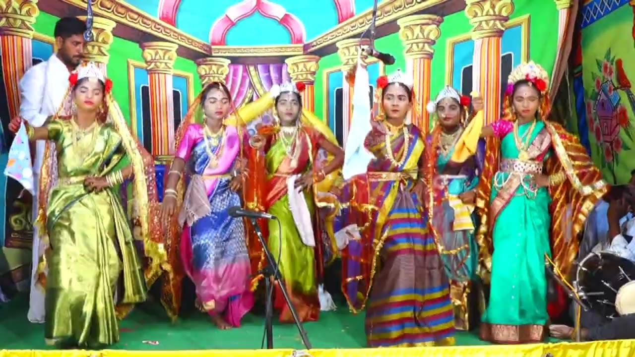 శ్రీ చెన్నకేశవ స్వామి వీధి నాటకంలో # మునికన్యలు రావడం $ గ్రా రెనివట్ల మం మద్దూర్ జిల్లా నారాయణపేట