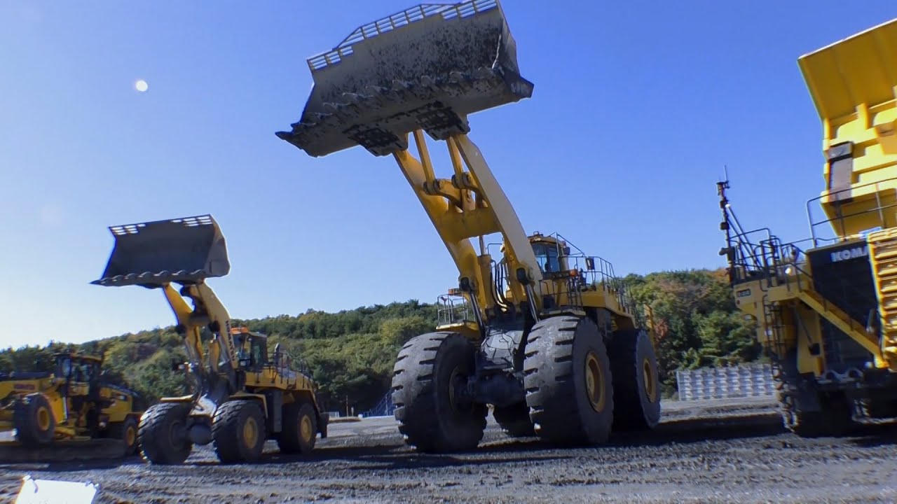 コマツ大型重機デモンストレーション オフロードダンプ他KOMATSU