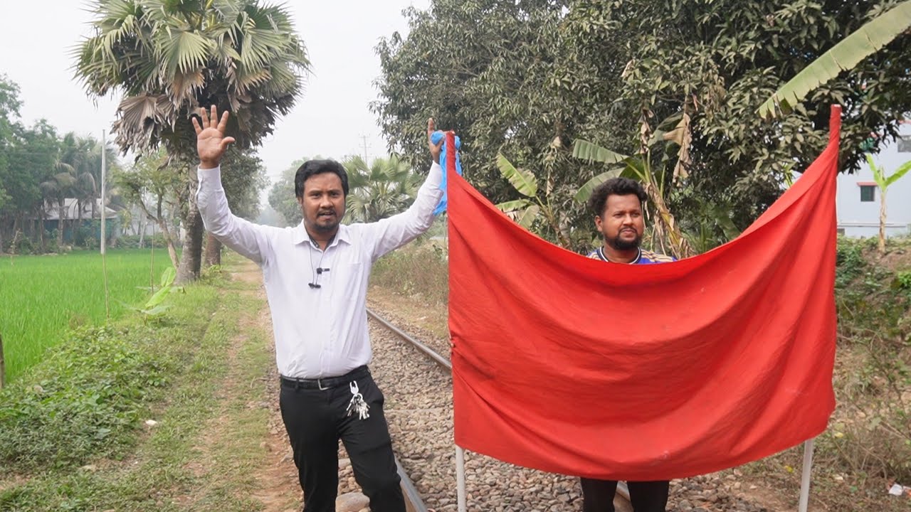 গেইটম্যানের দক্ষতায় ভয়ংকর দুর্ঘটনা হতে রক্ষা হল || Train with sayed