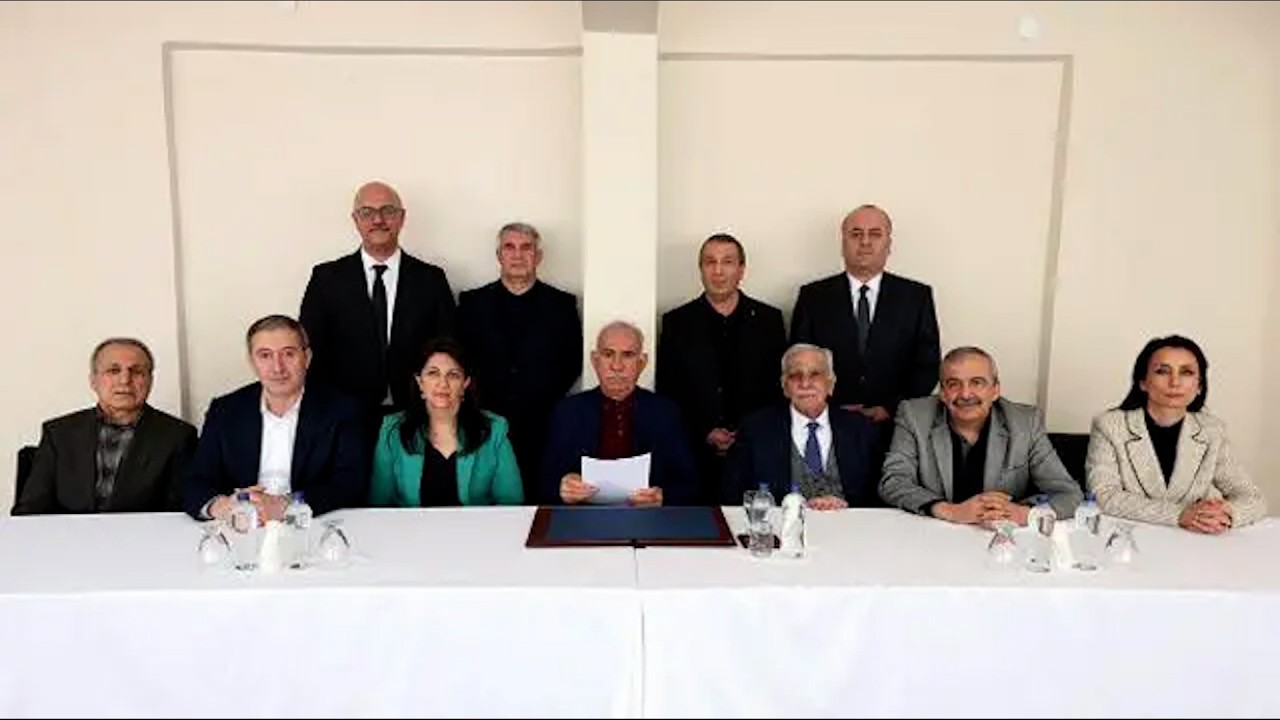 Bir yıl sonra yine İmralı'dan gelecek açıklamayı beklerken