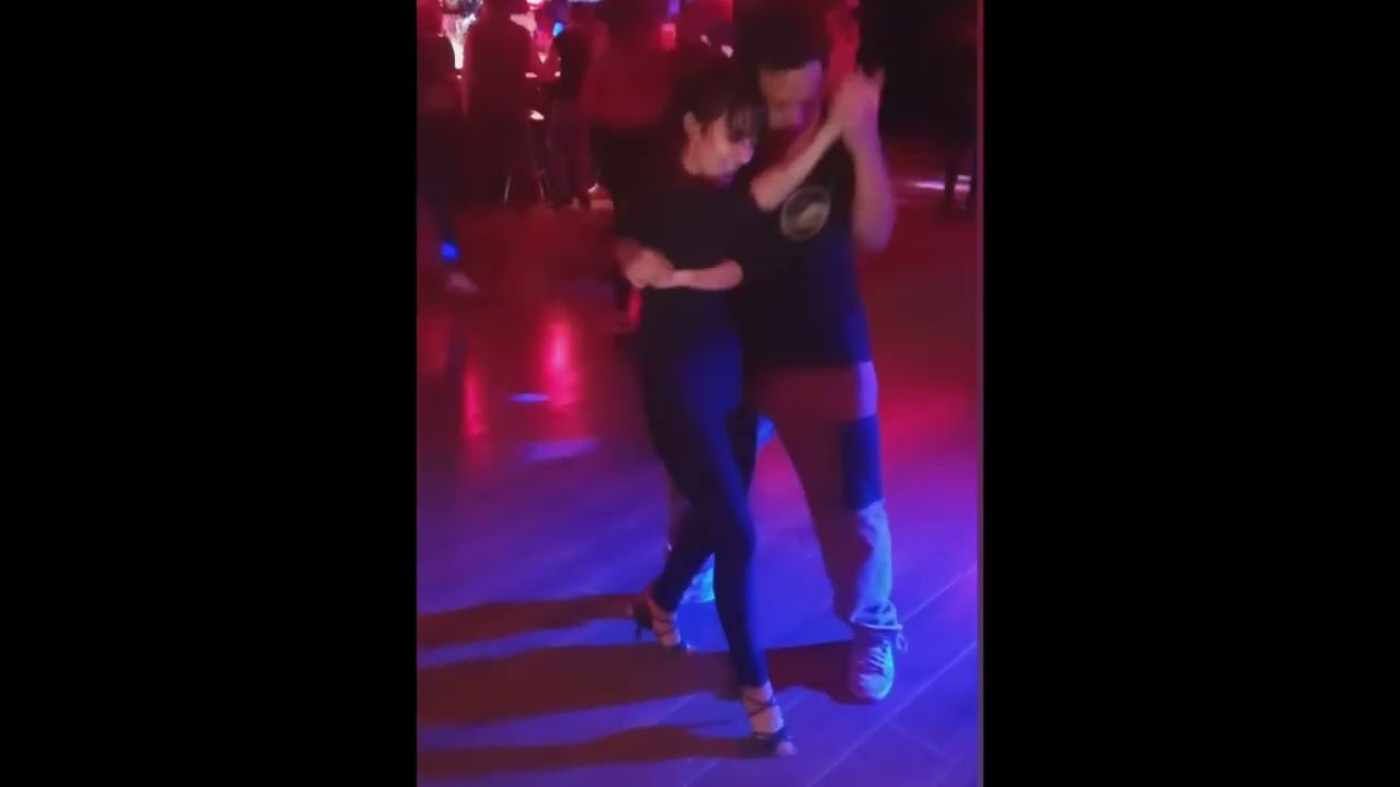 Monotonía-Shakira Bachata Danilo Mejía y Vane Guerra 