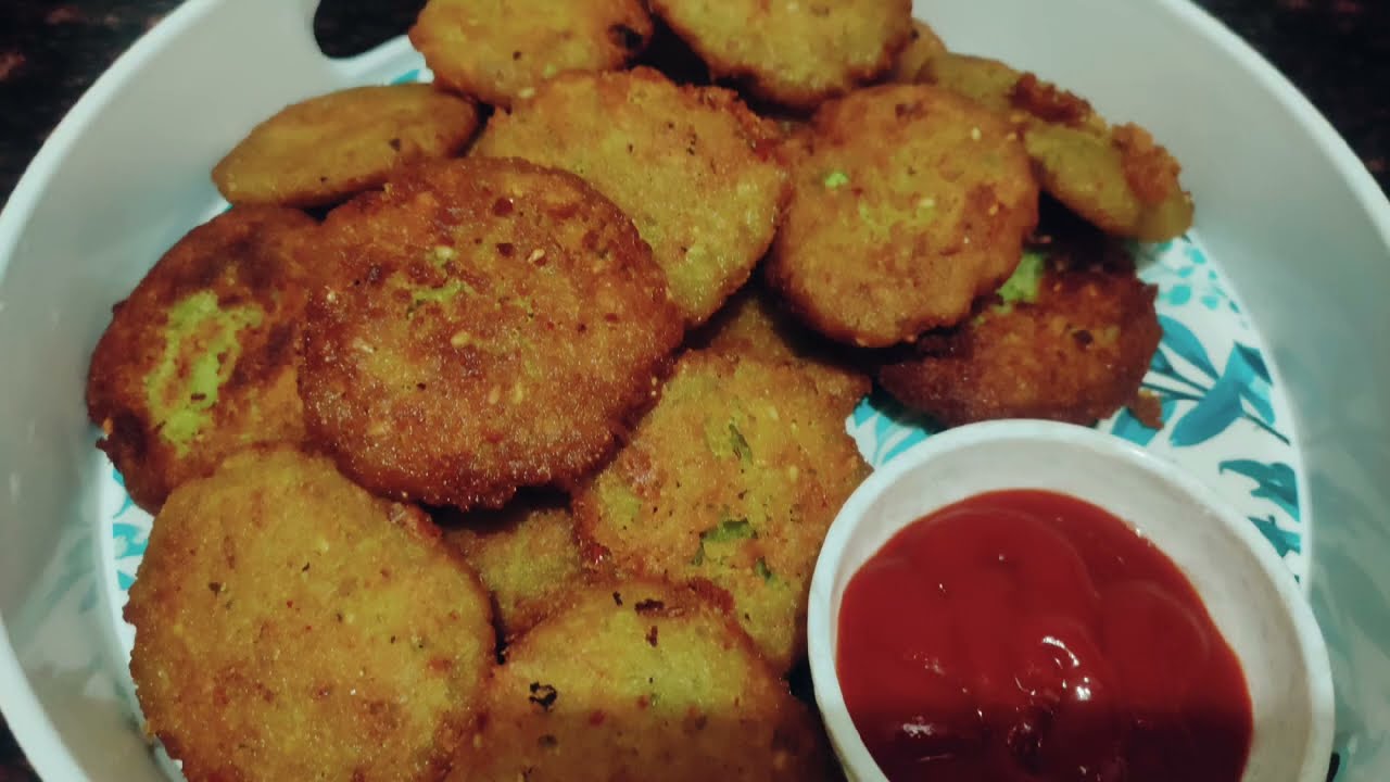 Trending viral video |Pet bharega mn nhi |matar or chawal ke aate ki puri|Tasty or crispy |cooking 😋