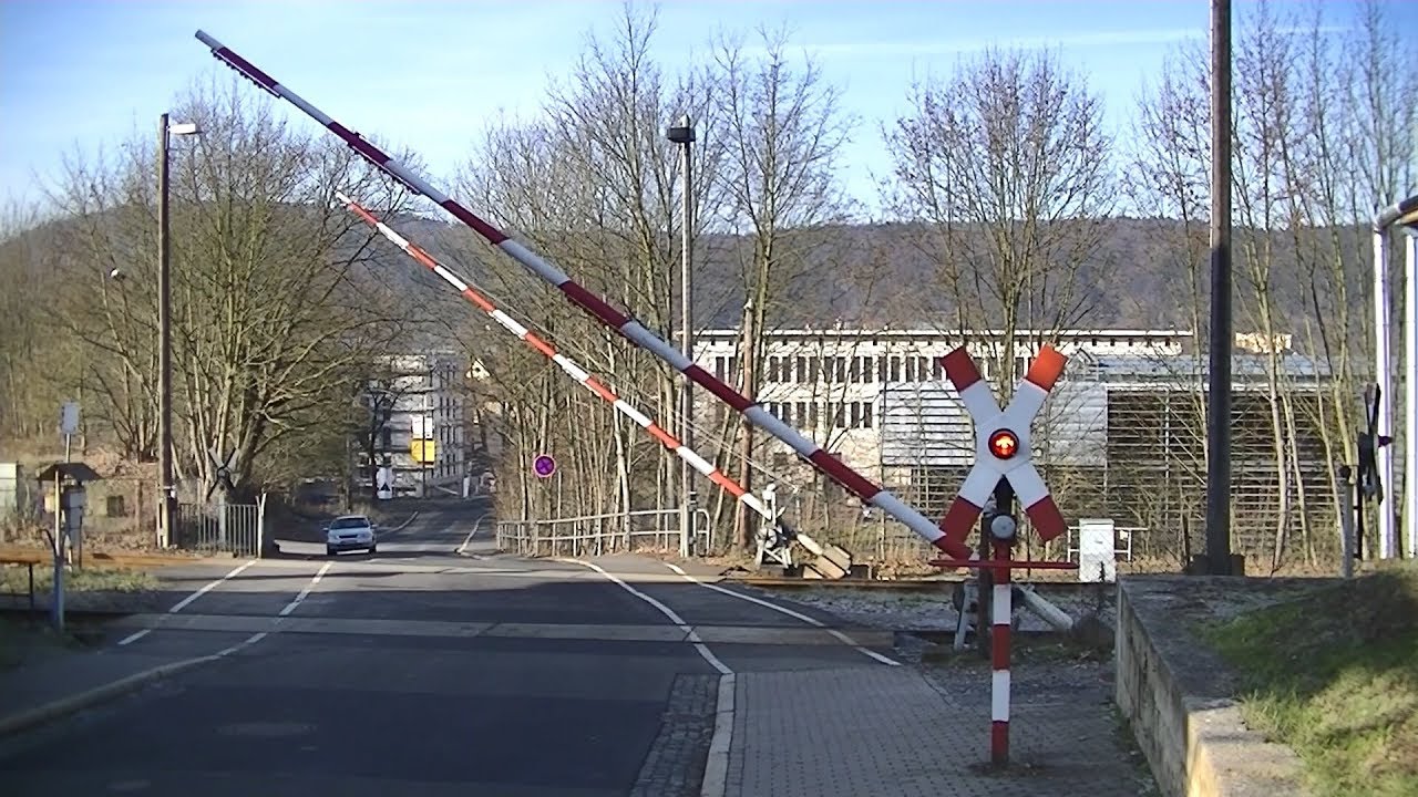 Spoorwegovergang Meiningen (D) // Railroad crossing // Bahnübergang
