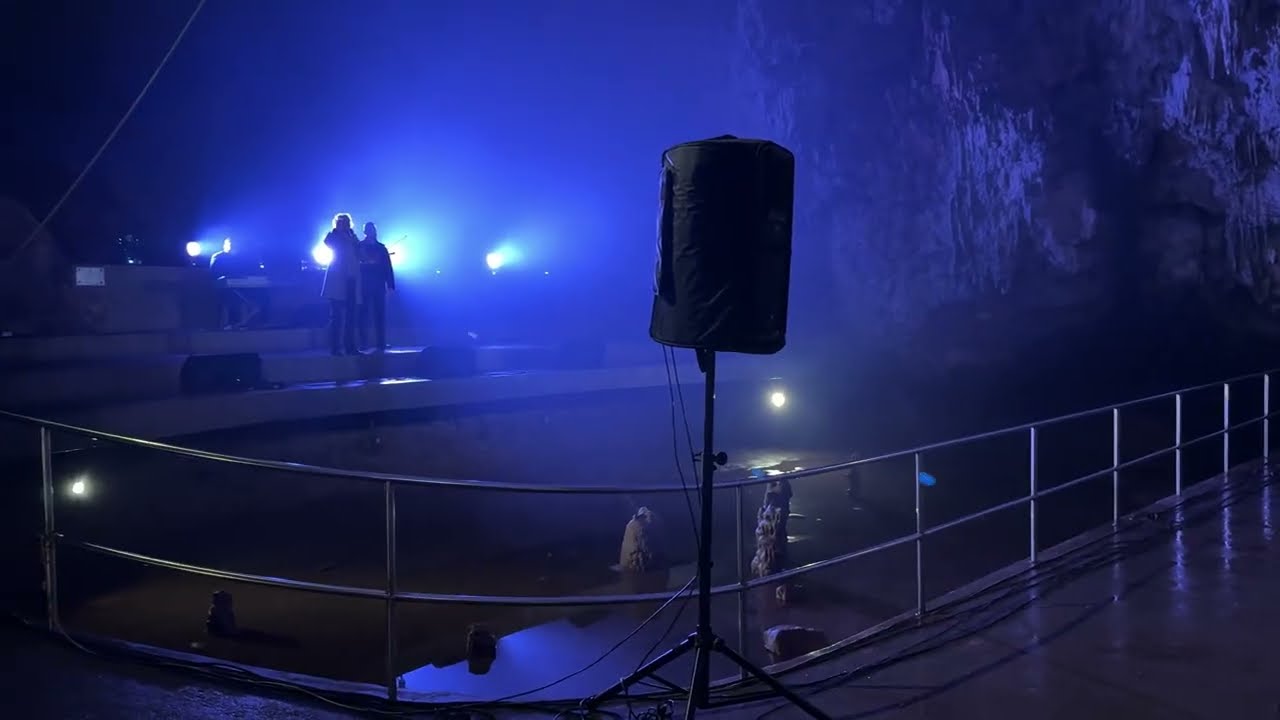 Buch Tibor - Gyöngéden ölelj át. (Óévbúcsúztató koncert Aggtelek 2025.)