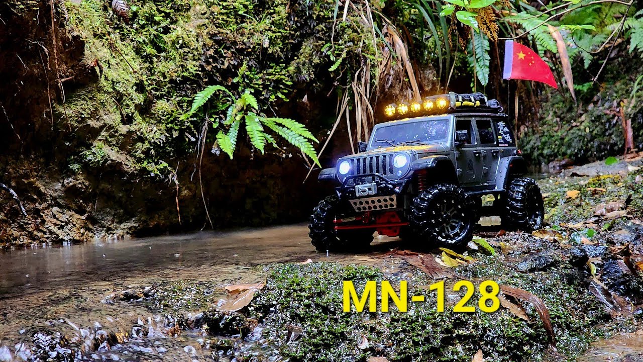 MN128 1/12 Scale Jeep Rubicon outdoor trailing water crossing 莽牛 MN128 野外穿越