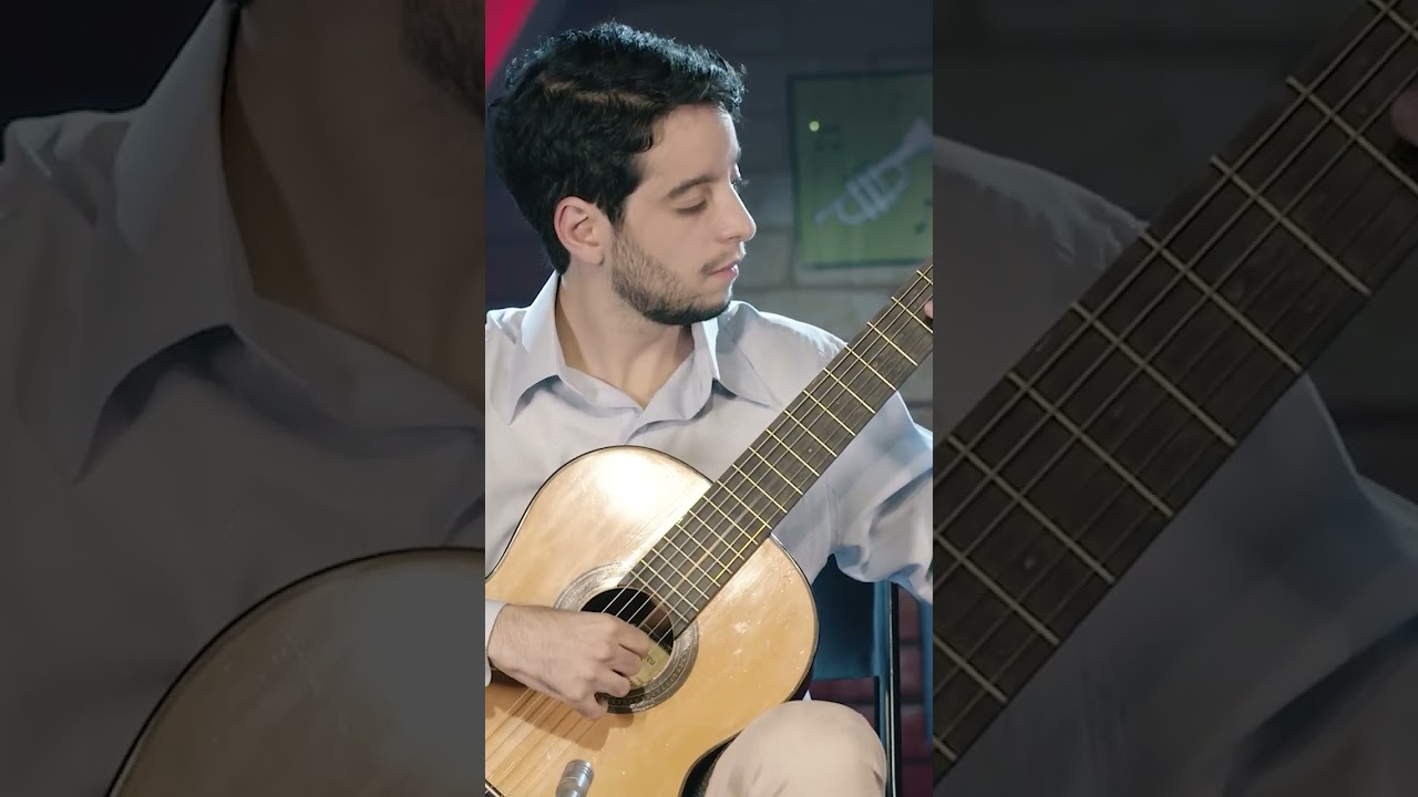Lucas Vieira interpretando Laurindo Almeida