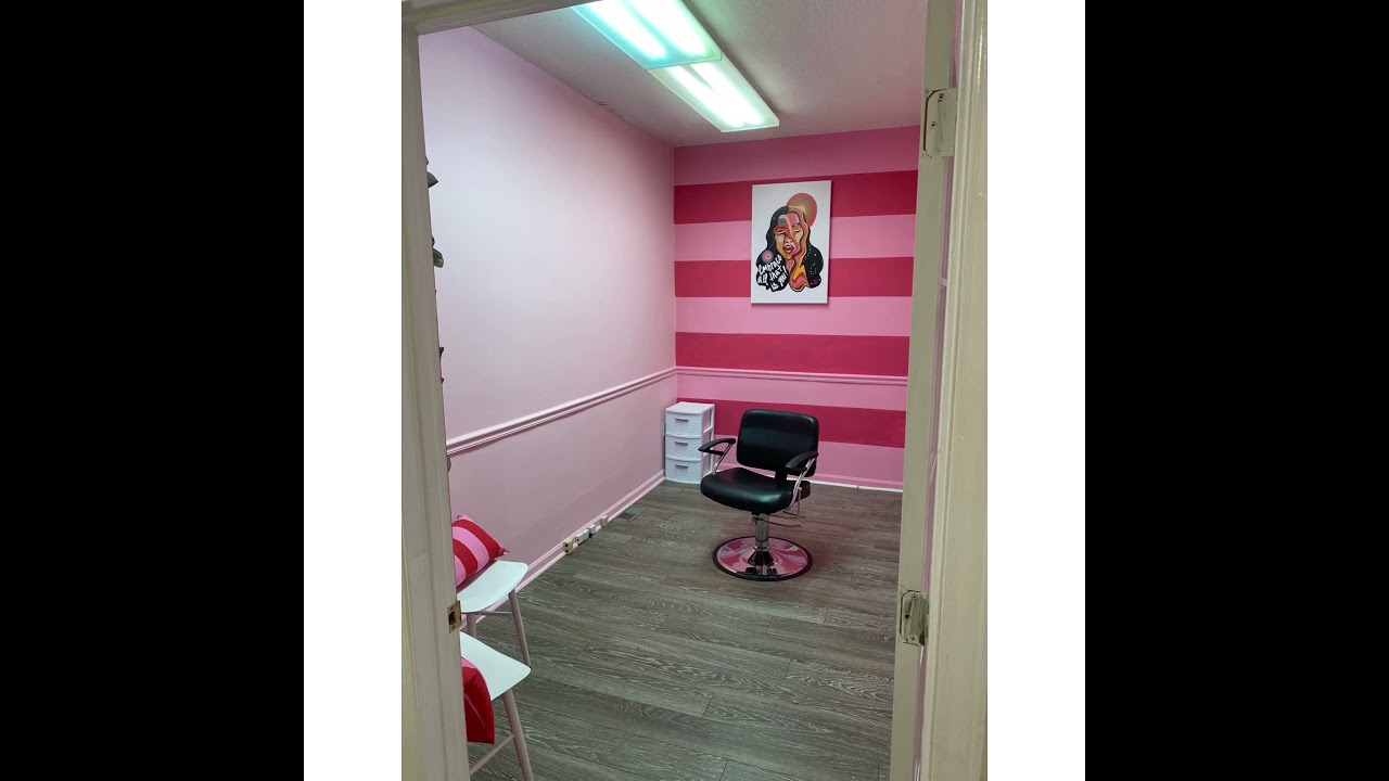 Salon suite available/ Unique Hair Studio’s
