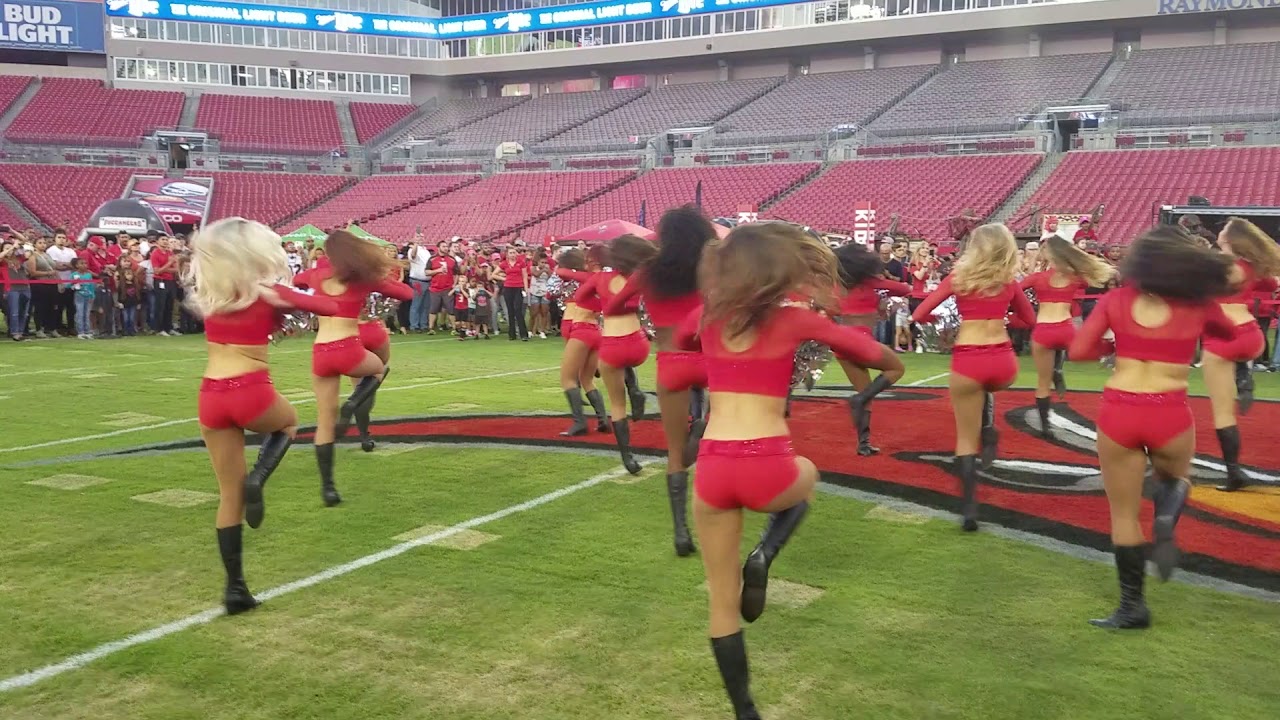 The 2018 Tampa Bay Buccaneers Cheerleaders First Performance!!