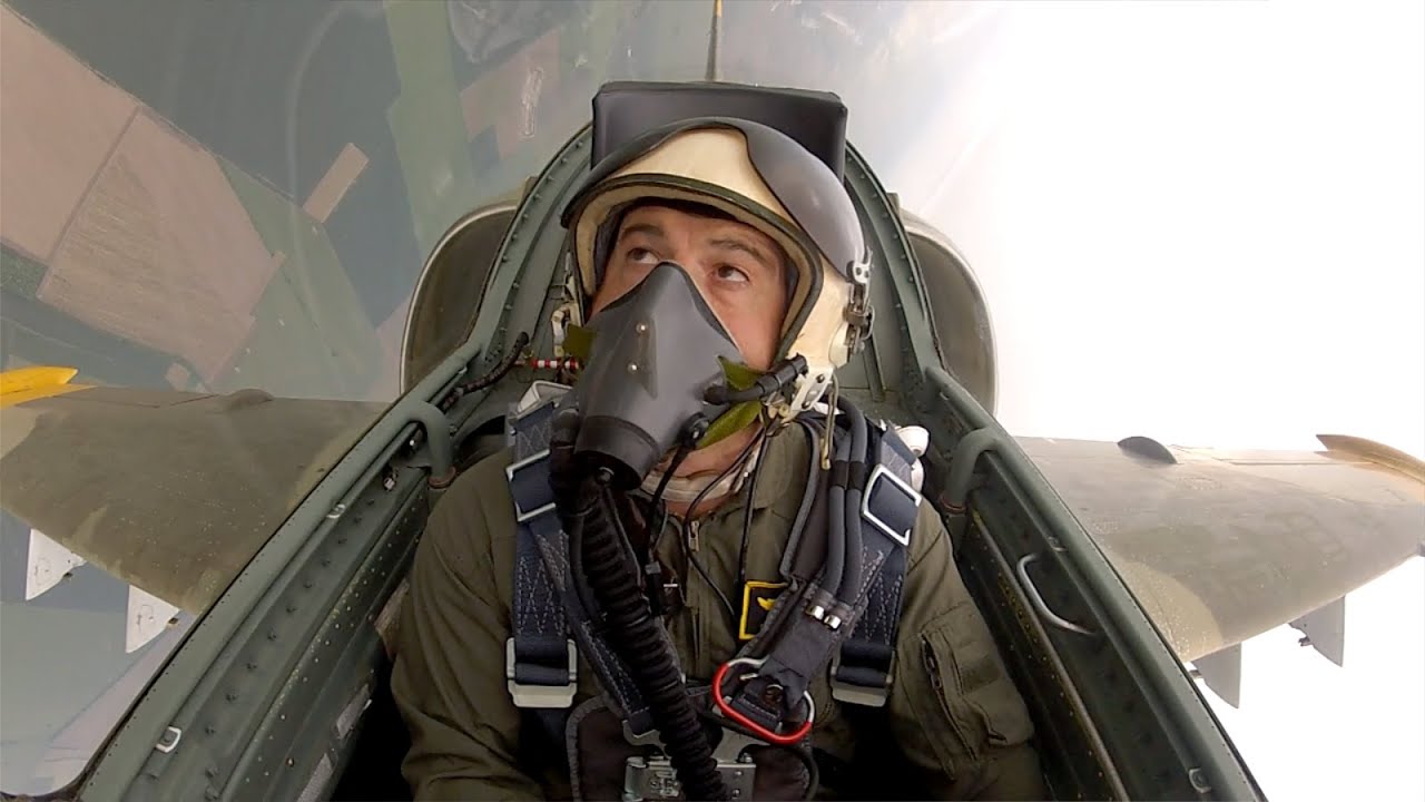 Полет с L39ZA „Албатрос“ - Бригаден генерал Юлиян Радойски - Началник на ВВВУ 