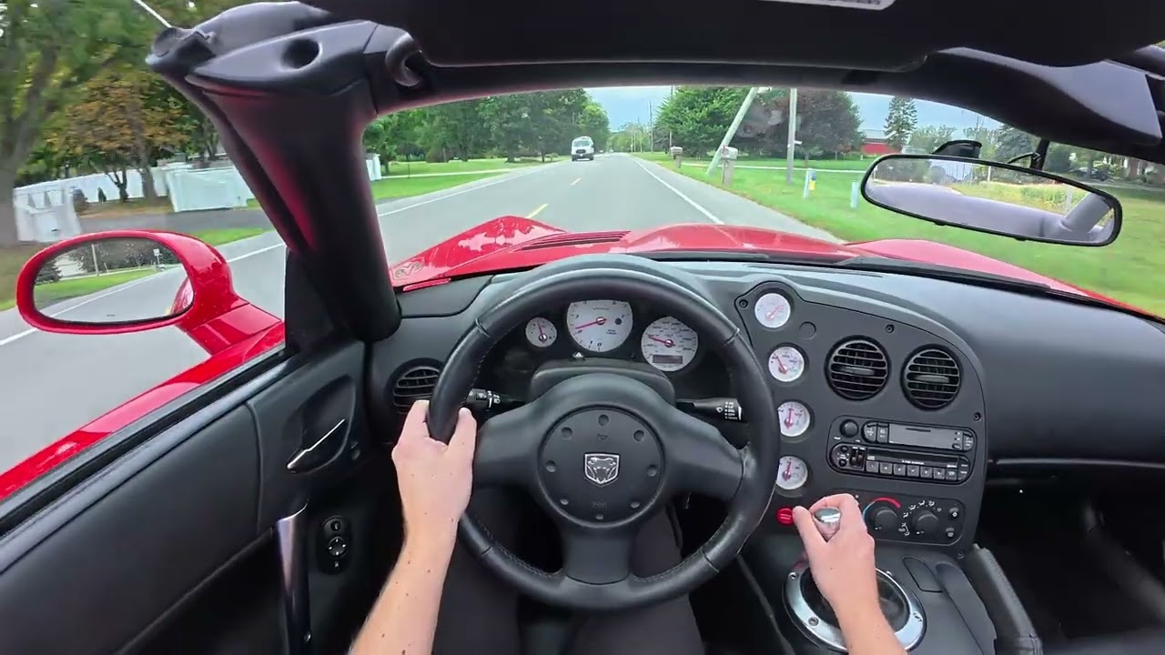 Dodge Viper 2003 года // Обзор и поездка (от первого лица)