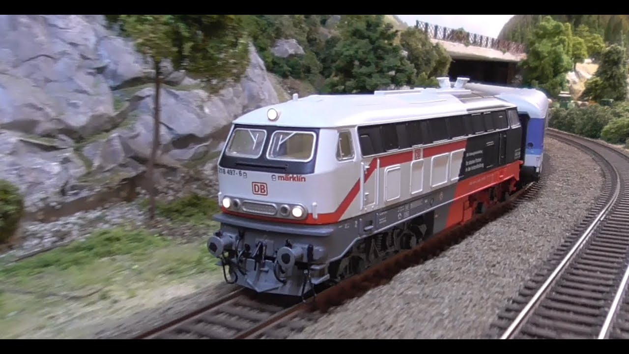 Piko 57400 BR218 Cottbus supern / Update Wannentender Kranzug