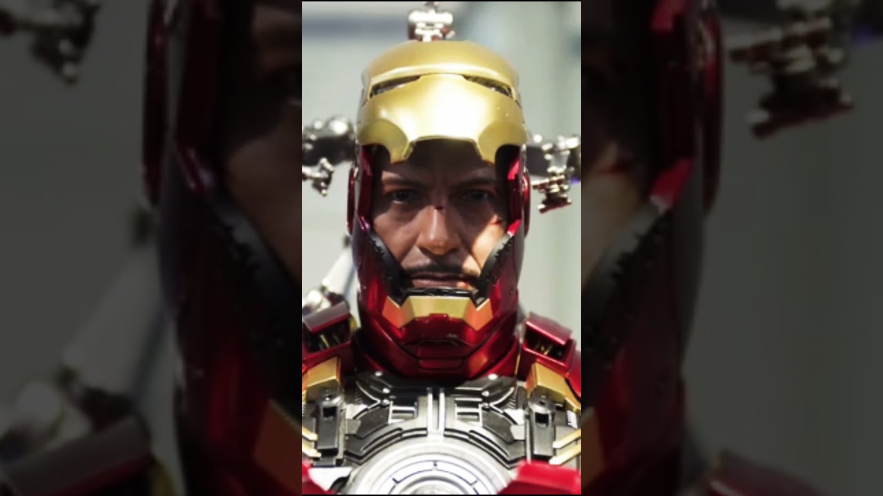 Iron Man Mk4 1:4 with Suite-up Gantry  &bull; Hot Toys