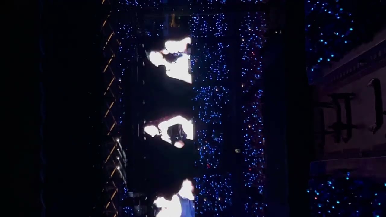 Dive In (Tzuyu solo) [251122 TWICE TOUR ‘THIS IS FOR’ in Kaohsiung]