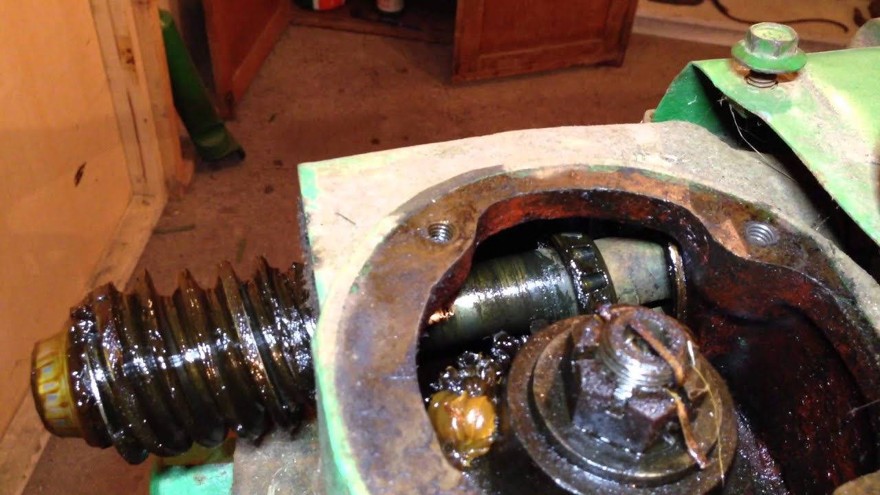 1940/41 John Deere B strip down Pt 1