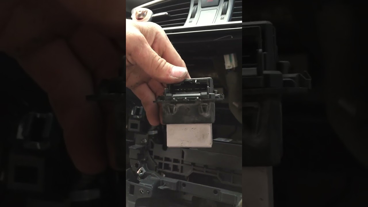 Blower motor resistor R&R 2014 Nissan Sentra