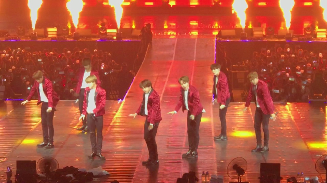 170506 BTS Wings Tour in Manila - Fire [FANCAM]