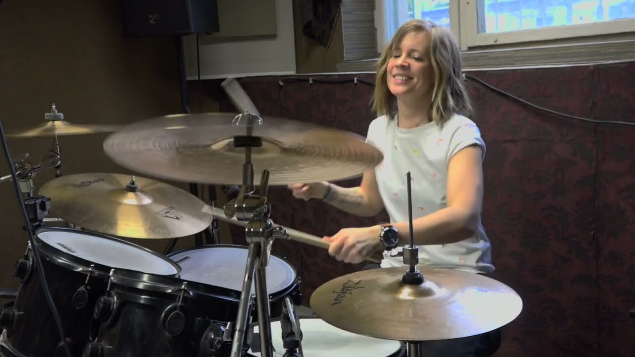 Halápi Katinka - David Guetta - Bebe Rexha - I'm Good (Blue) - drum cover