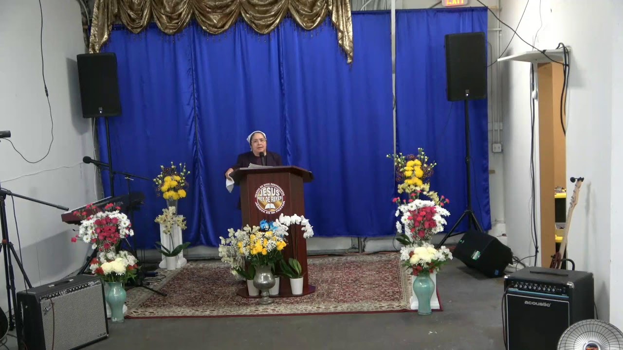 En la iglesia y no cambias - Pastora Blanca 