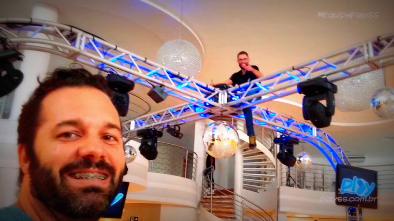 PISTA DE DANÇA - Box Truss em 'X' com cantos arredondados +  Moving Head LED + TV's + Pista de LED