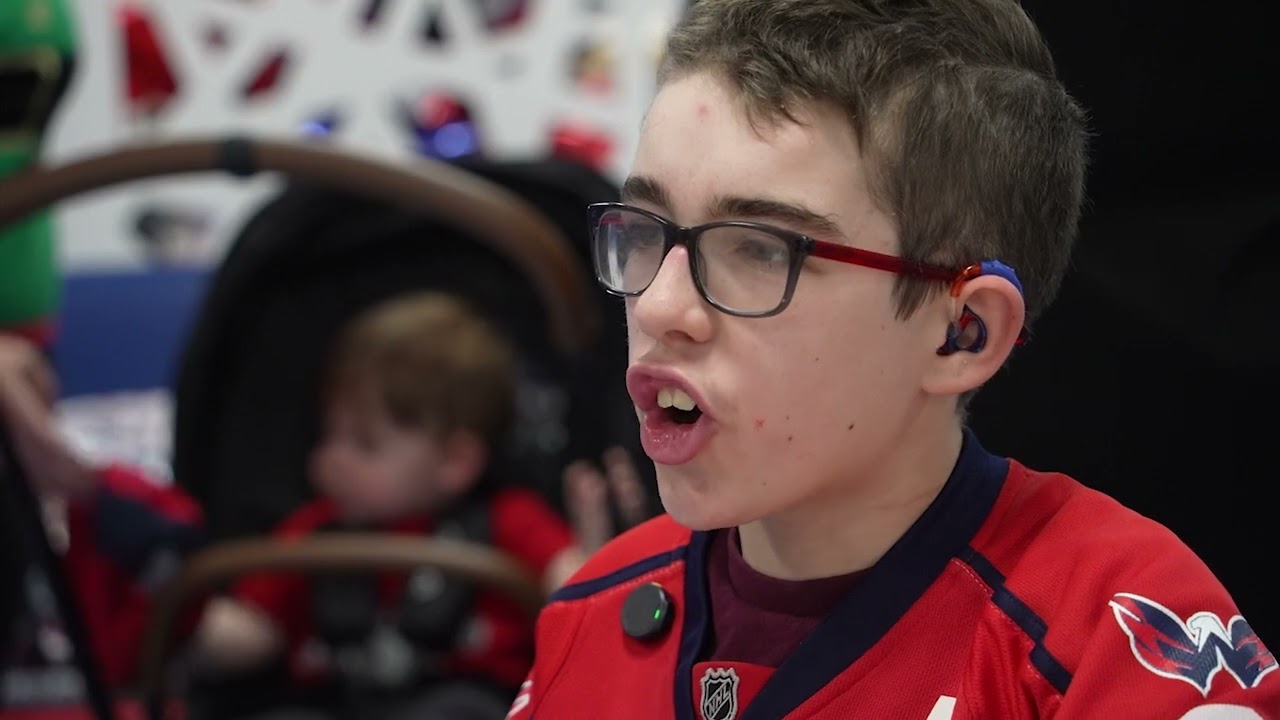 A 'Capitals' Christmas for MedStar Georgetown pediatric patients