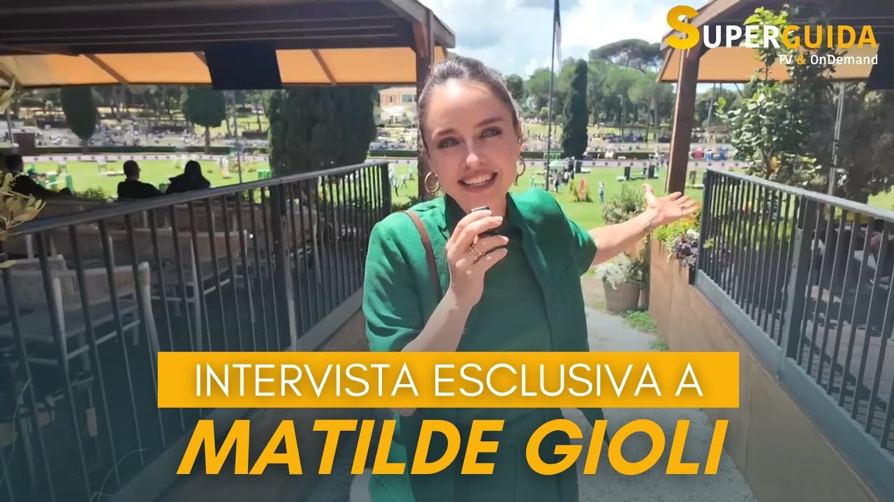 Matilde Gioli madrina a Piazza di Siena: 