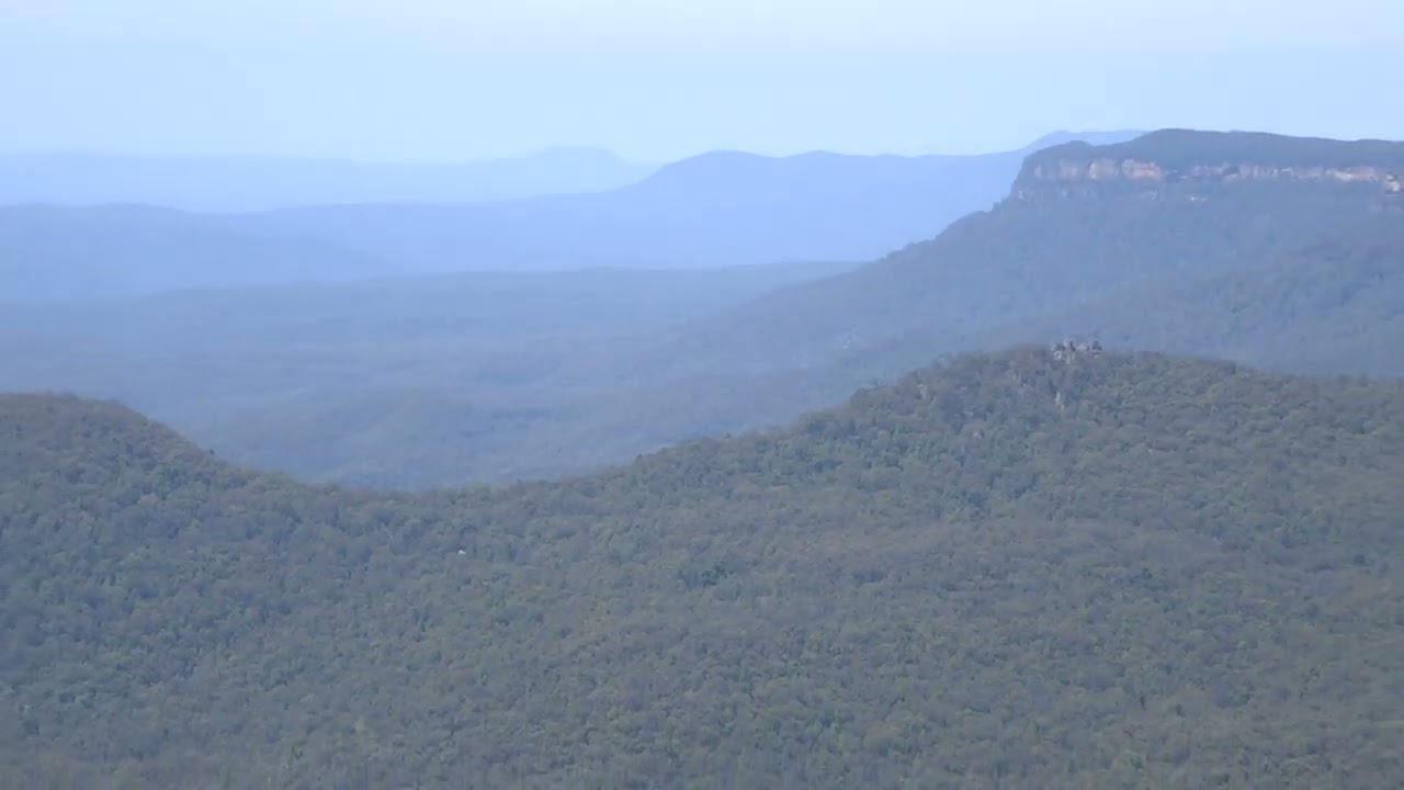 Australia's wonderful THREE-SISTERS Mountain- Area