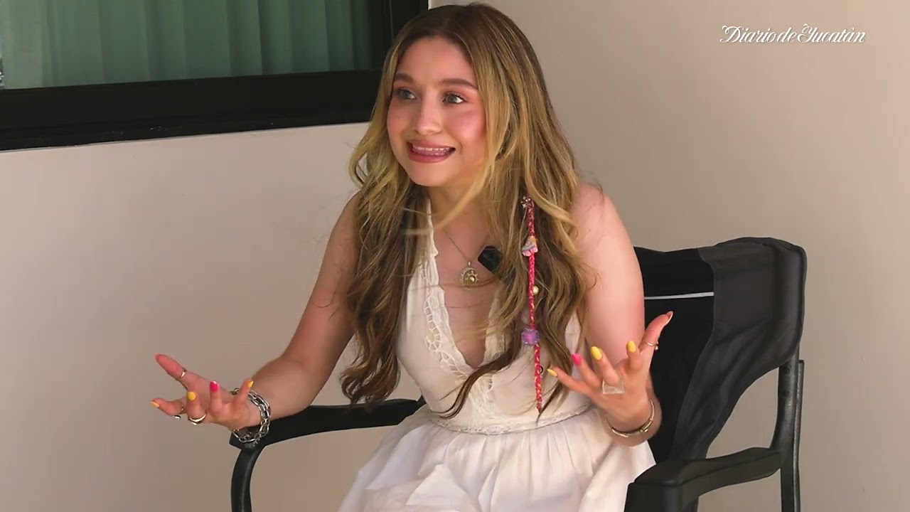 Karol Sevilla graba en Progreso, Yucatán