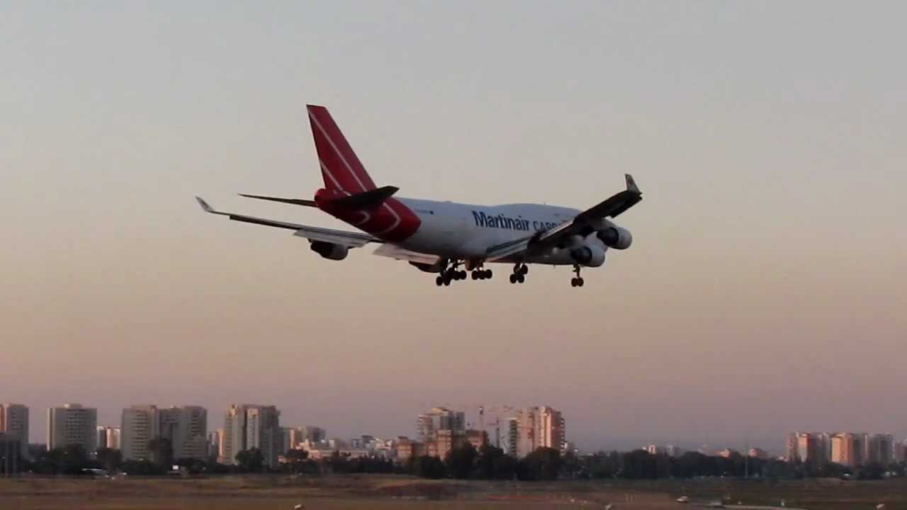 EXTREMELY HARD LANDING MartinAir Cargo Boeing 747 PH-MPR