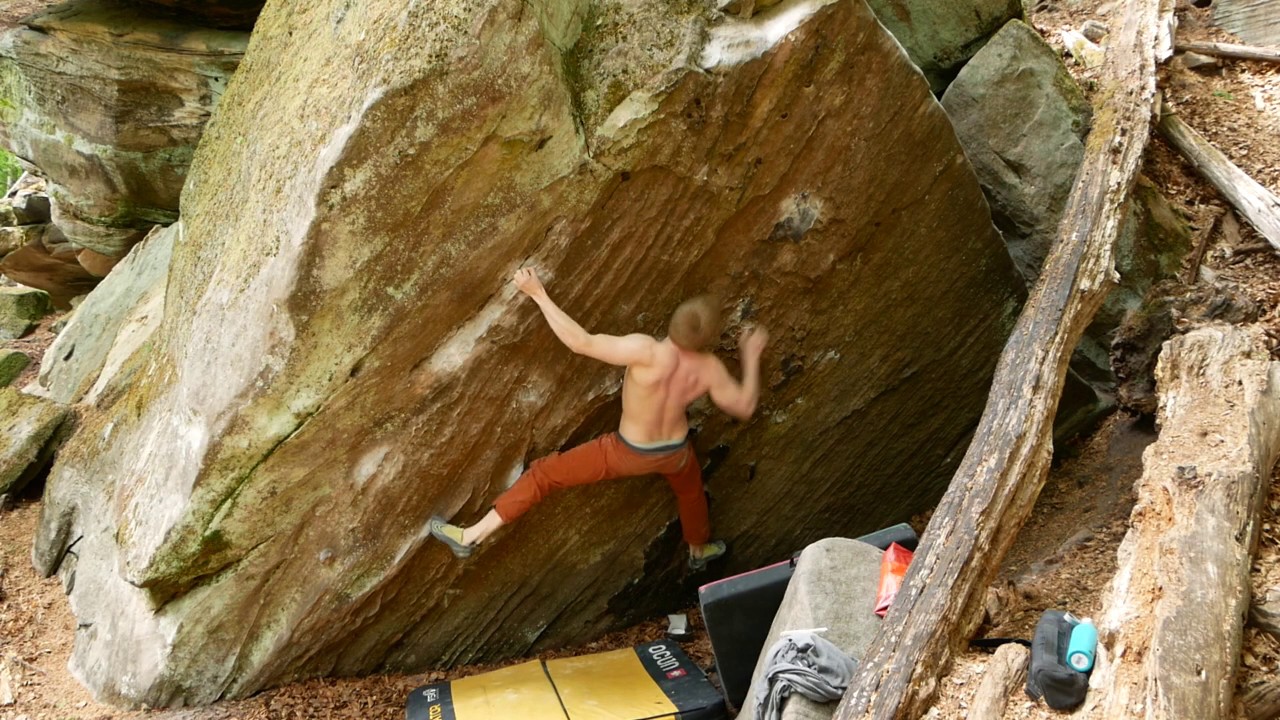 Break the Ice 7a+ Bouldern