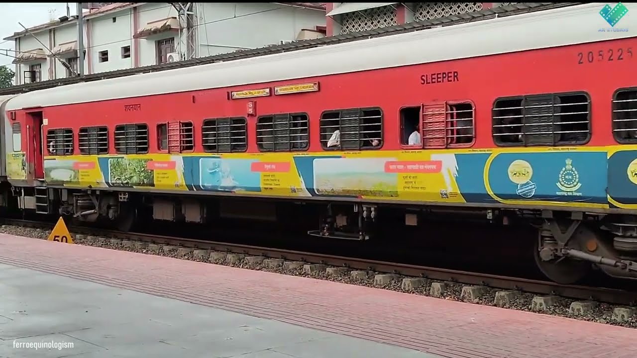 Arrival and Announcement at Thrissur Station | 22634 H Nizamuddin - Thiruvananthapuram SF Express