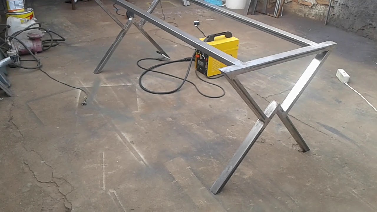 Mesa de metalon