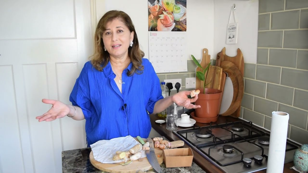 What is Galangal? (and how to make Galangal Paste)