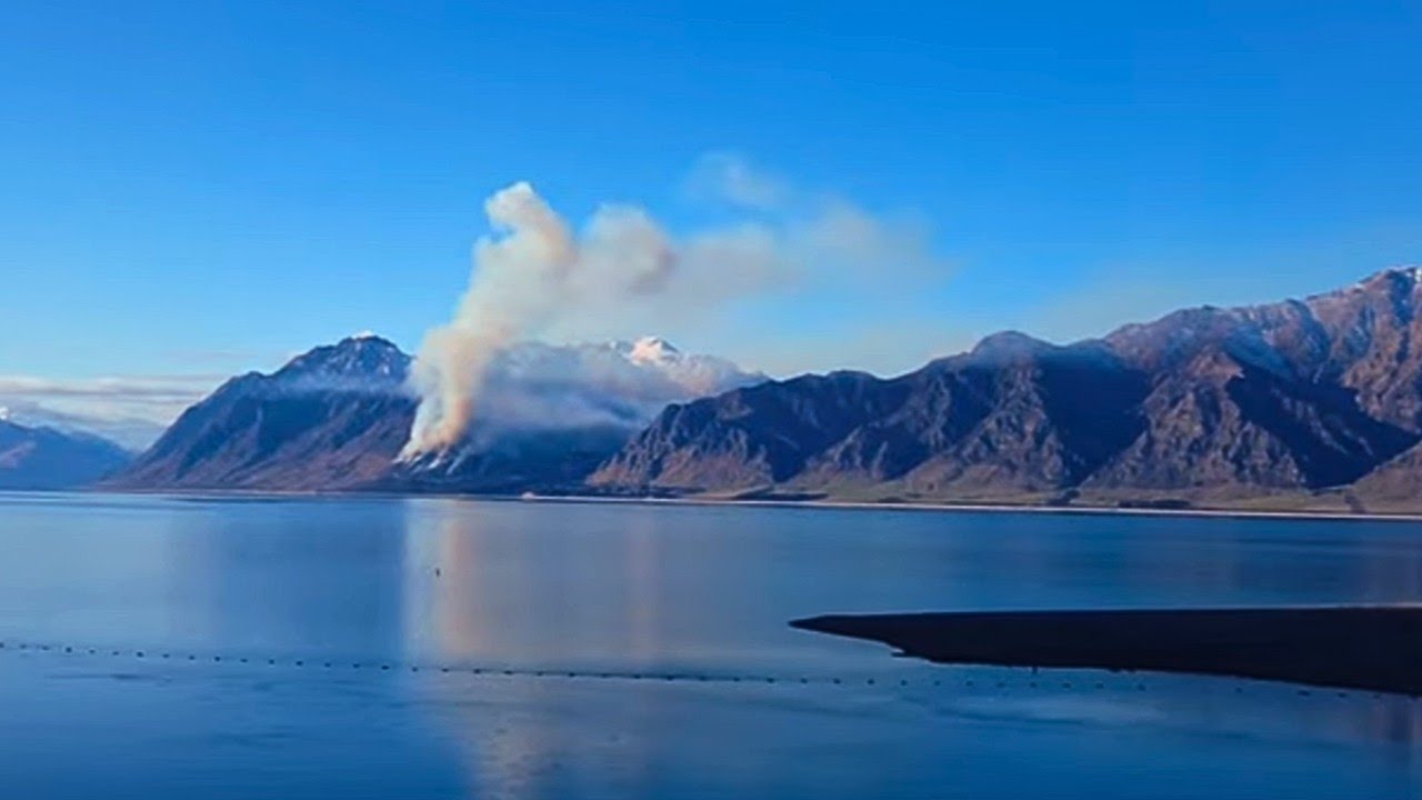 🌊Crystal Blue Waters Flowing and Bay Scenery under Sunshine in 4K  #backgroundvideo #naturesounds