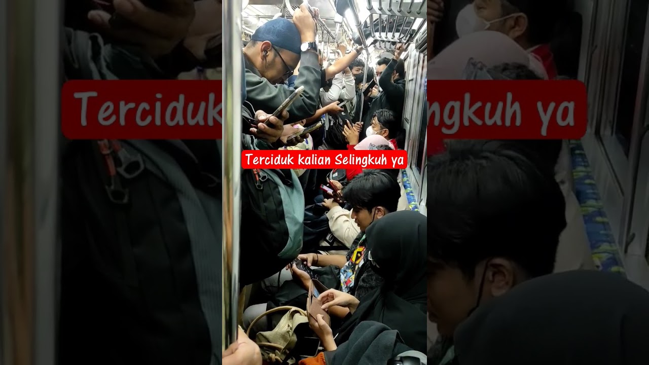 Panik gak #viral #like #motivation #commuterline #keretaapiindonesia