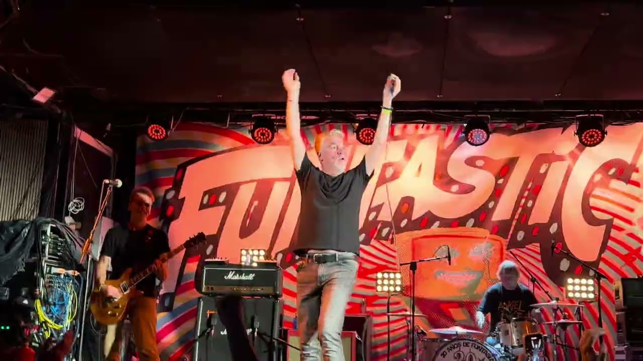 The Undertones - Teenage Kicks @ Funtastic Drácula Carnival 2025