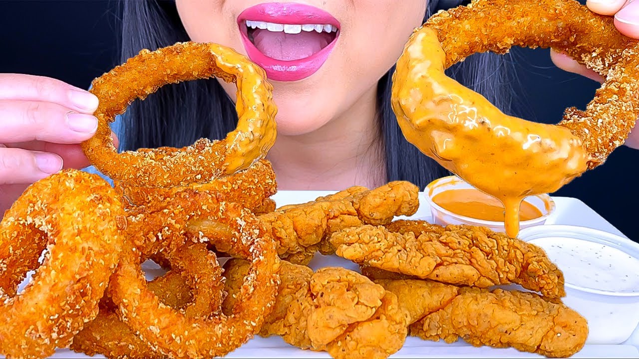 ASMR CHICKEN TENDERS & ONION RINGS *RED ROBIN* (CRUNCHY EATING SOUNDS) ASMR PHAN