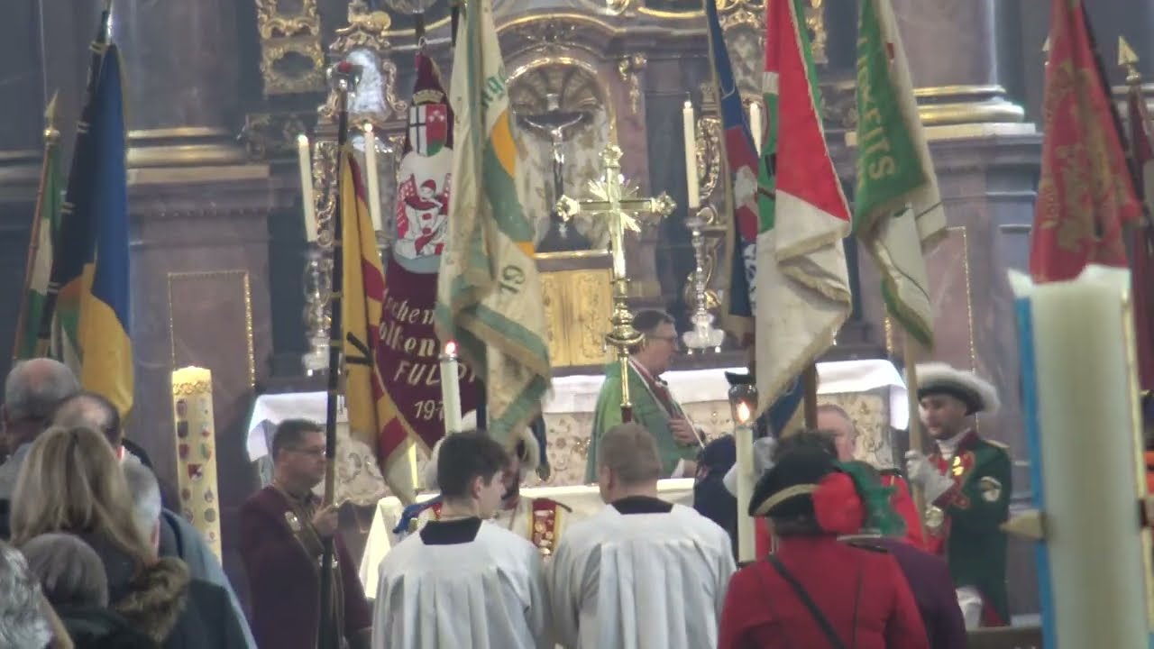 Friedensgottesdienst der Kanevalisten in Fulda 2023 - Te Deum und Auszug der Fahnen