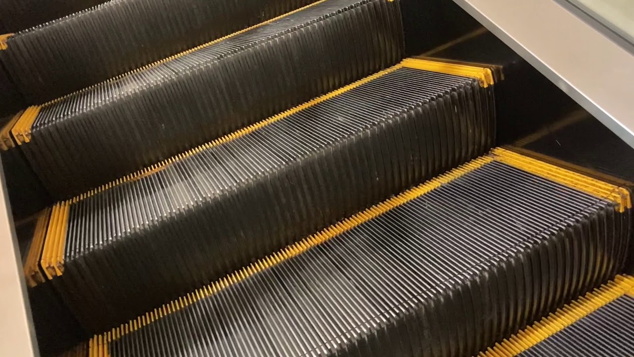 イオンモール土浦のエスカレーター
