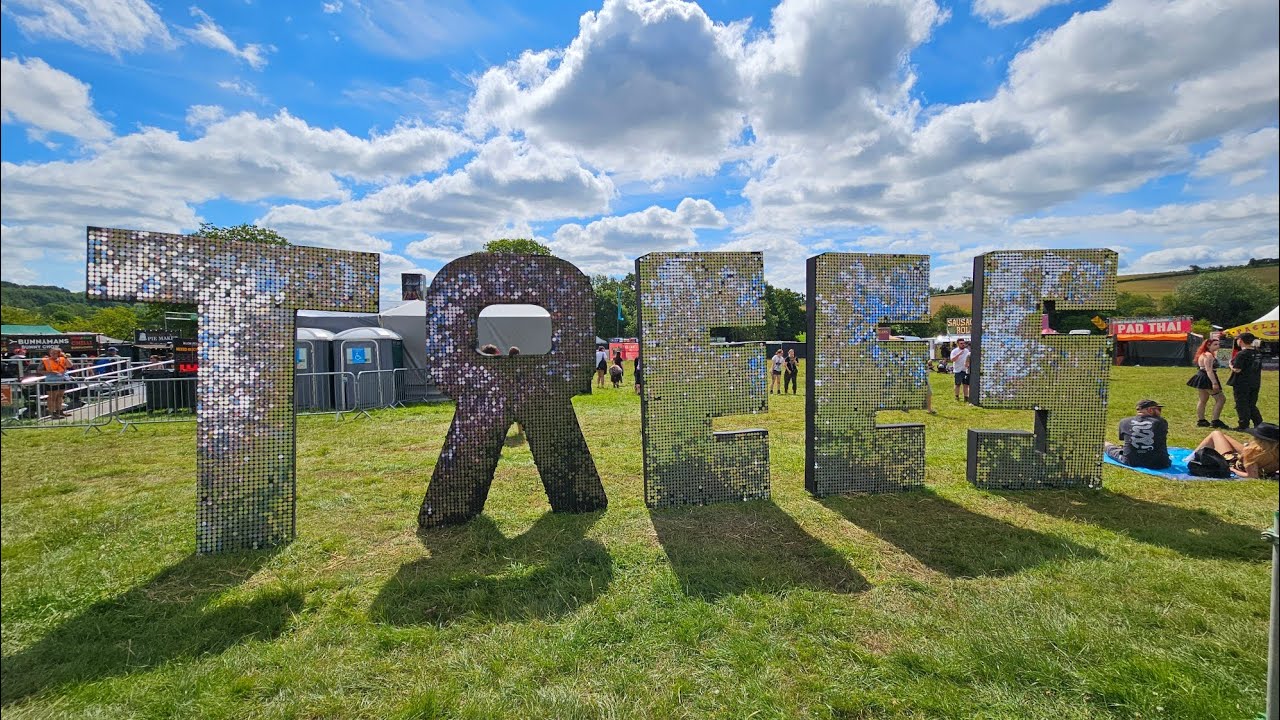 2000 Trees 2024